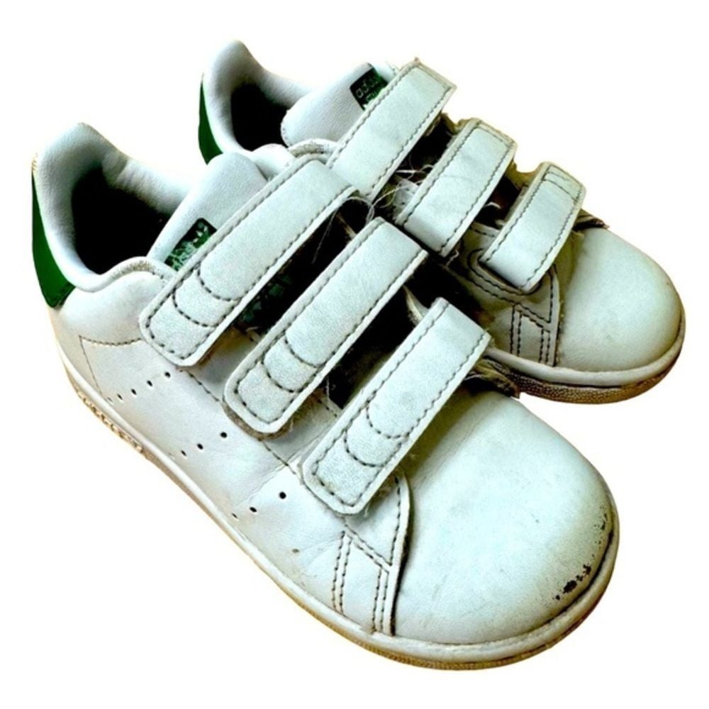 Children's Stan Smith Adidas White Velcro Tennis Shoes size 9K. Green details.